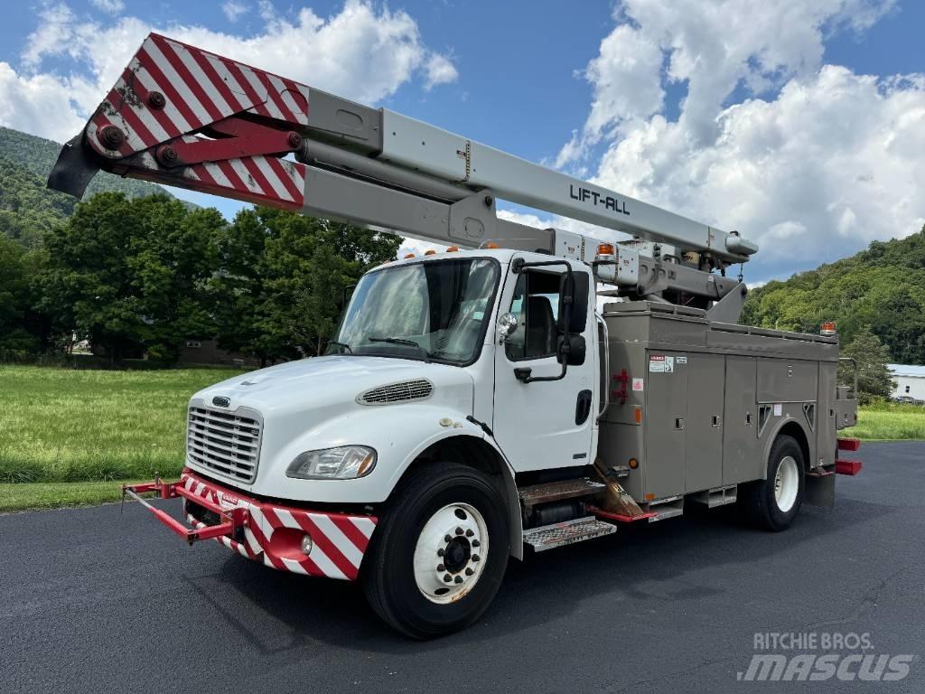 Freightliner M2 Platforme aeriene montate pe camion