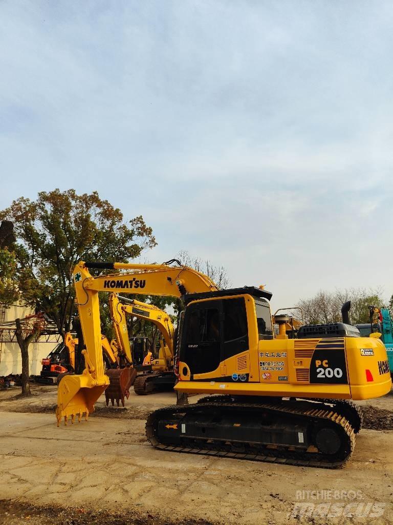 Komatsu PC200 Excavatoare pe șenile
