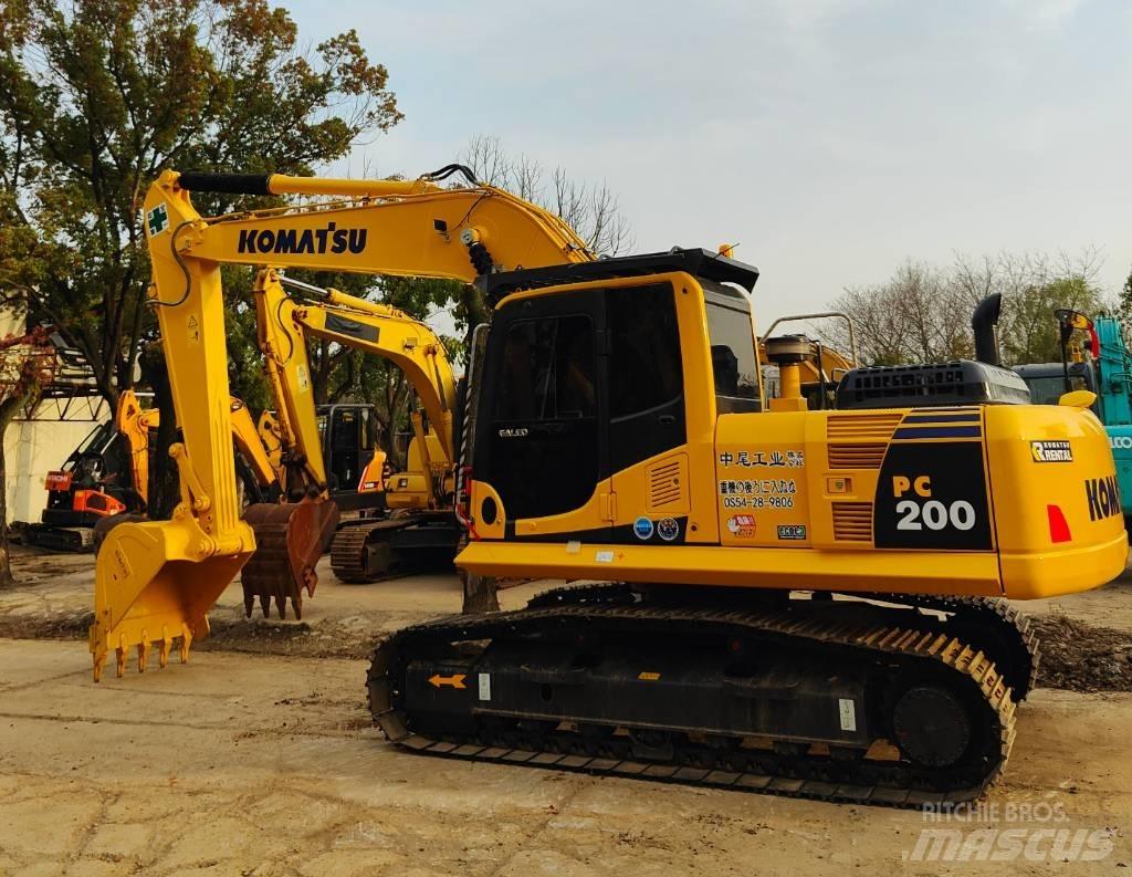 Komatsu PC200 Excavatoare pe șenile
