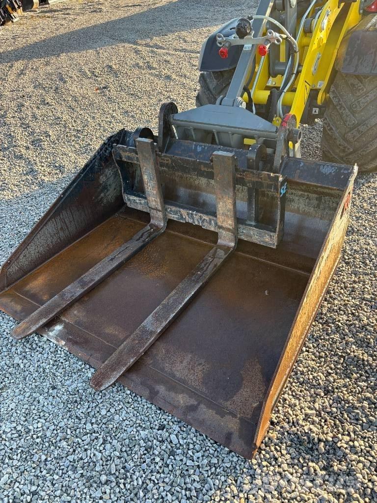 Wacker Neuson WL 28 Incarcator pe pneuri