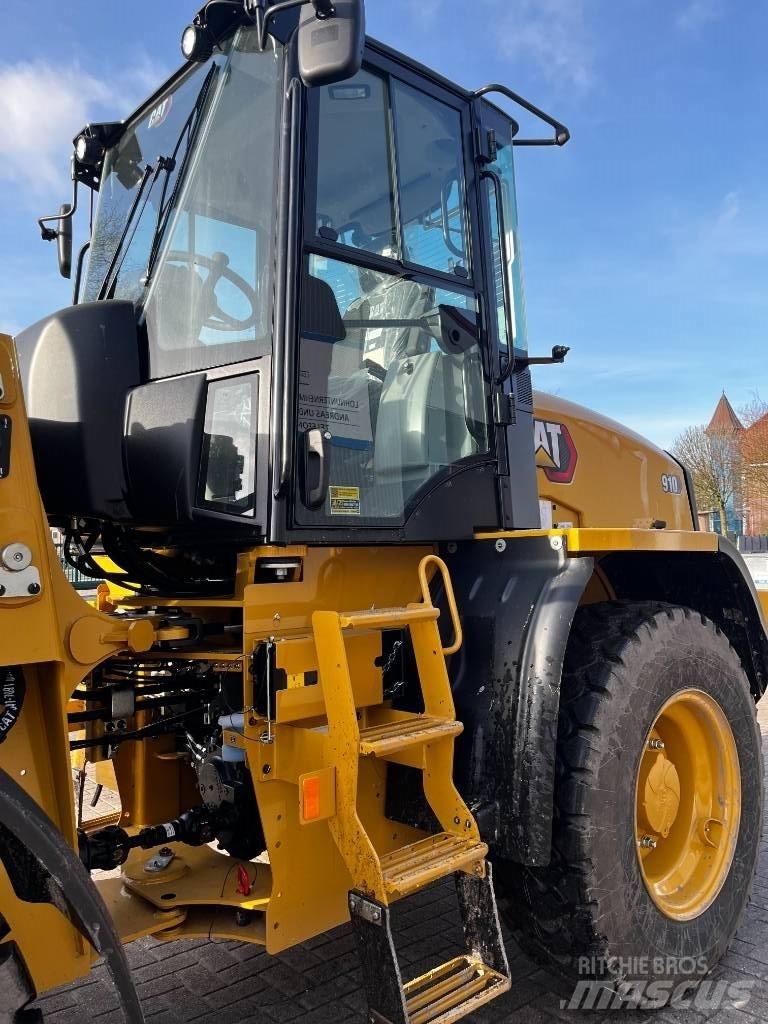 CAT 910 Incarcator pe pneuri