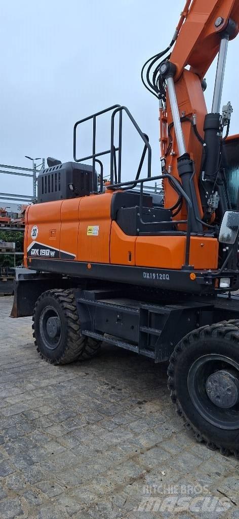 Doosan DX 190 W-7 Excavatoare cu roti