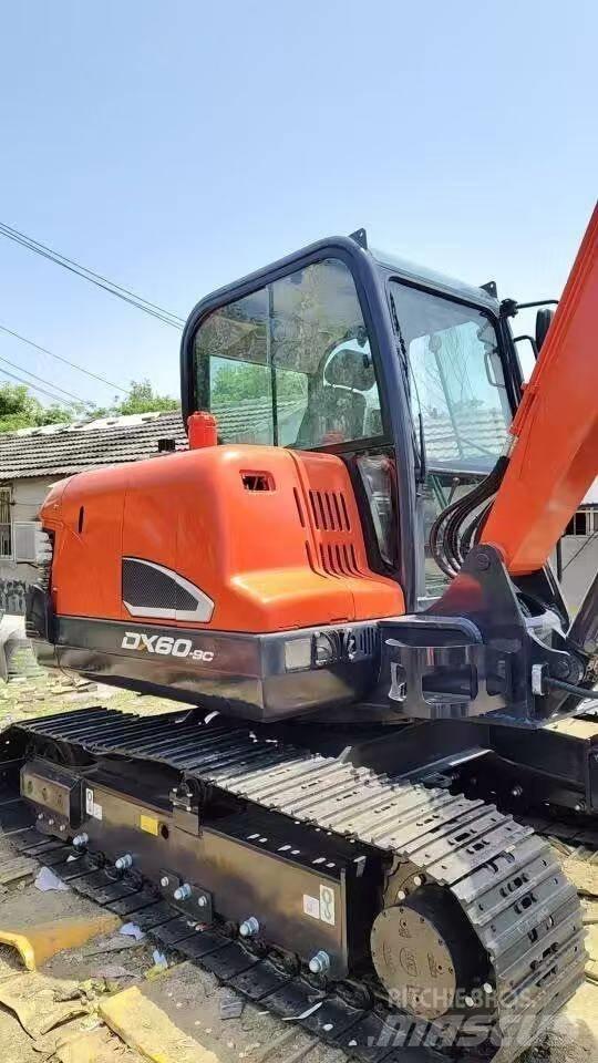 Doosan DX 60 Excavatoare pe șenile
