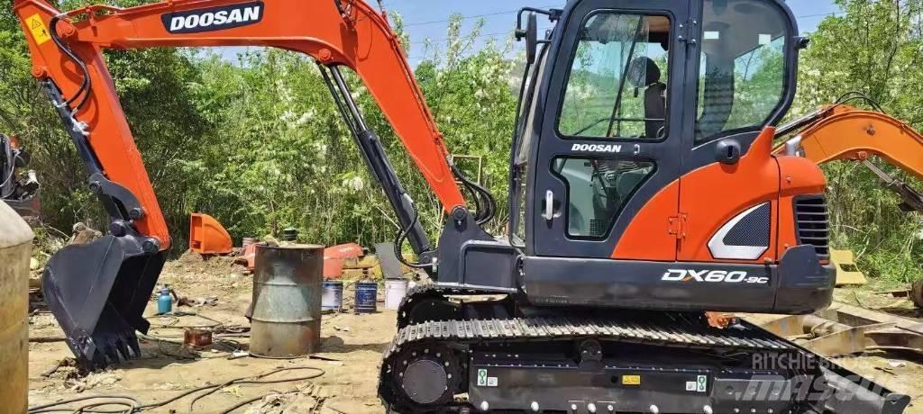 Doosan DX 60 Excavatoare pe șenile

