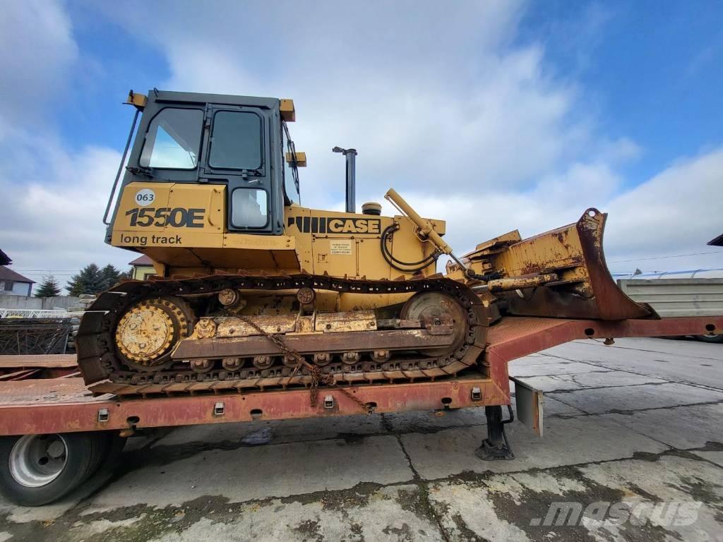 CASE 1550 E Buldozere pe senile