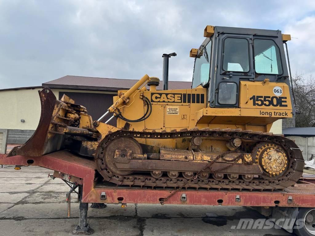 CASE 1550 E Buldozere pe senile