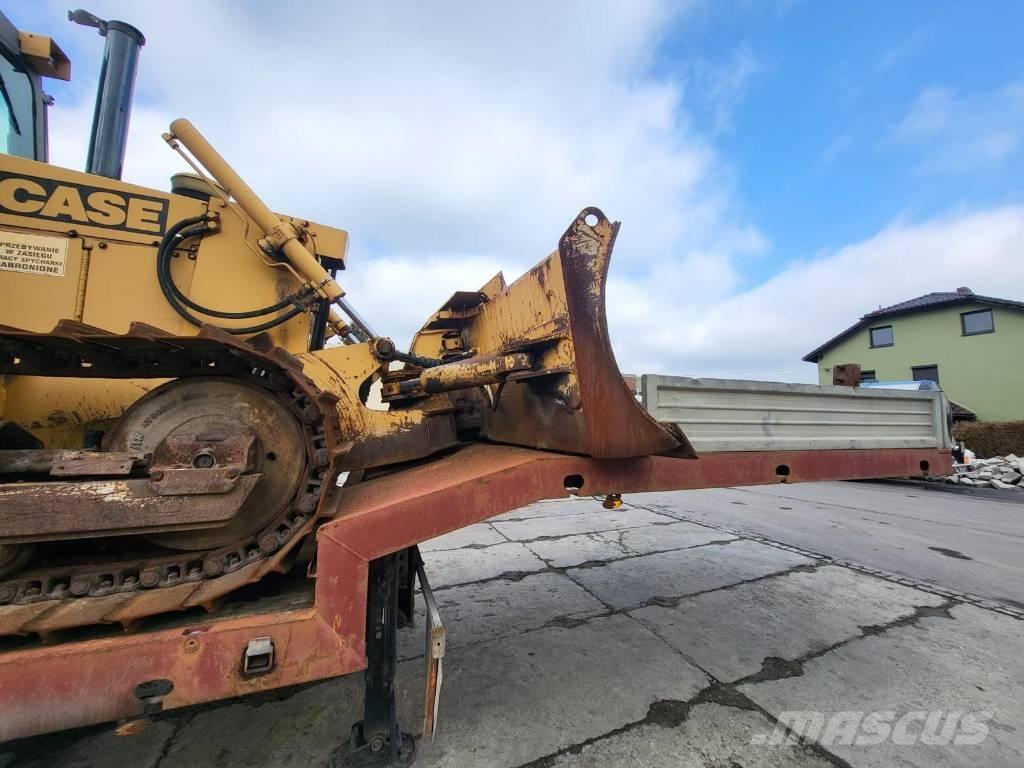 CASE 1550 E Buldozere pe senile
