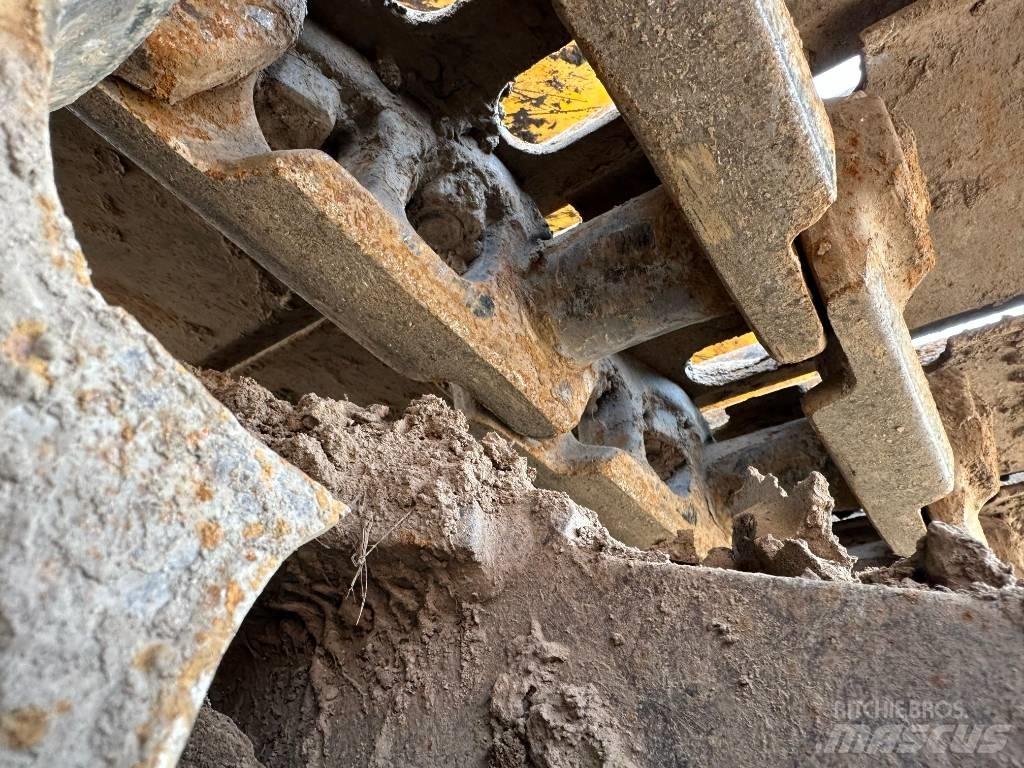 JCB JS 200 LC Excavatoare pe șenile
