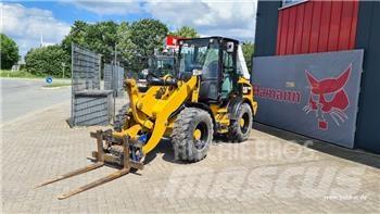 CAT 908 Incarcator pe pneuri