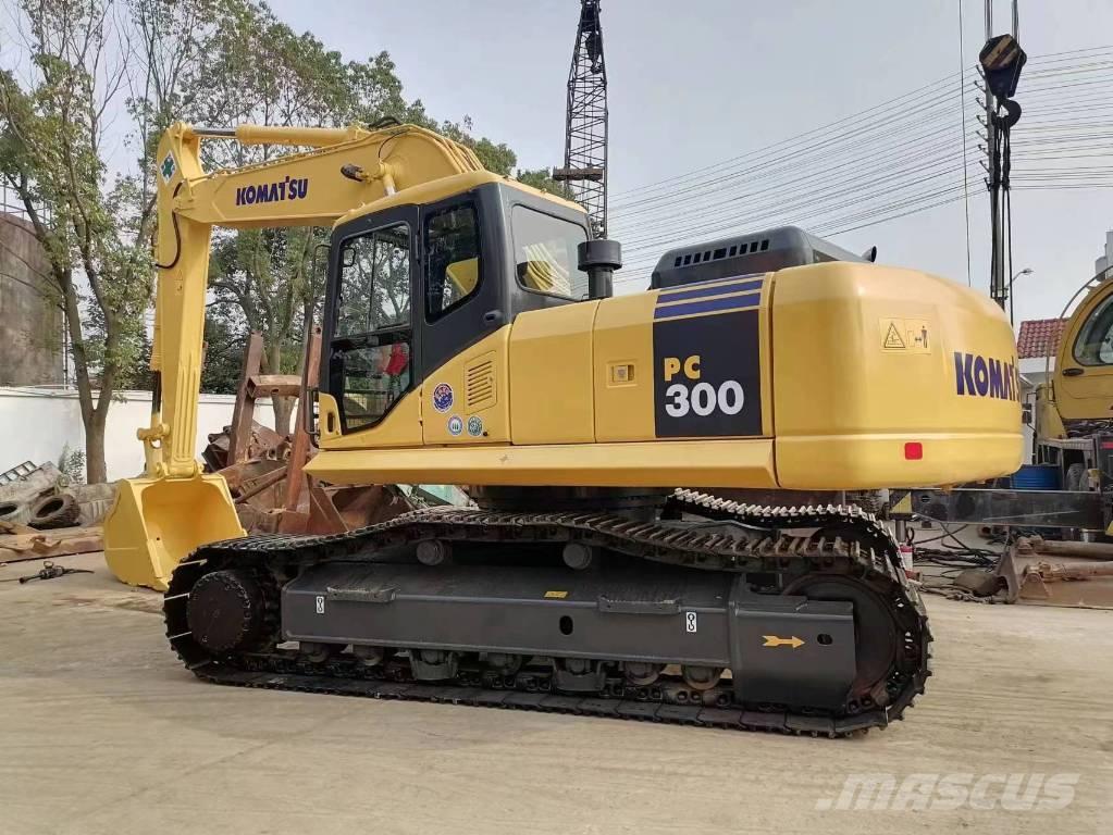 Komatsu PC 300 Excavatoare pe șenile
