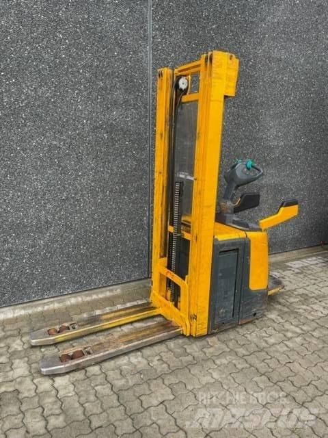 Jungheinrich ERC 216 Transpaleti autopropulsanti