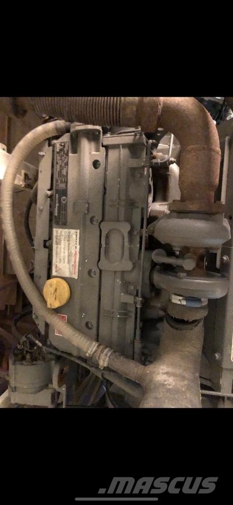 Deutz BF4M1012 Incarcator pe pneuri