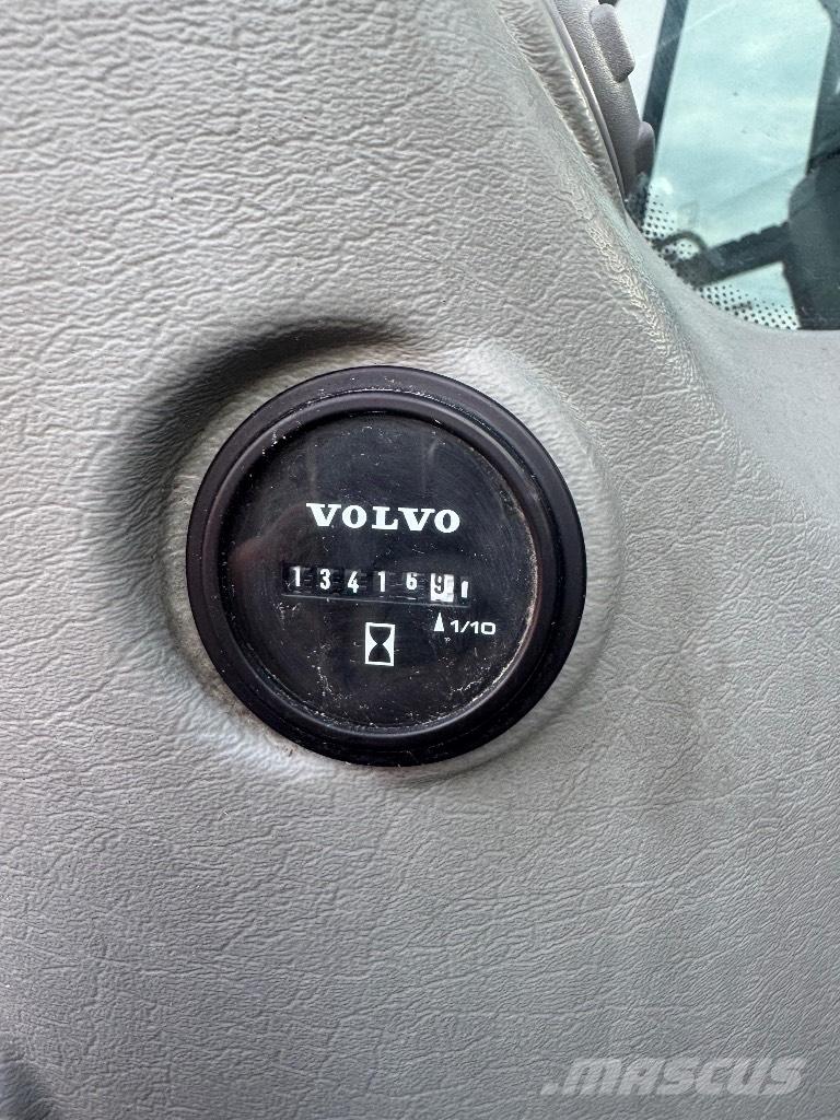 Volvo EC 250 EL Excavatoare pe șenile
