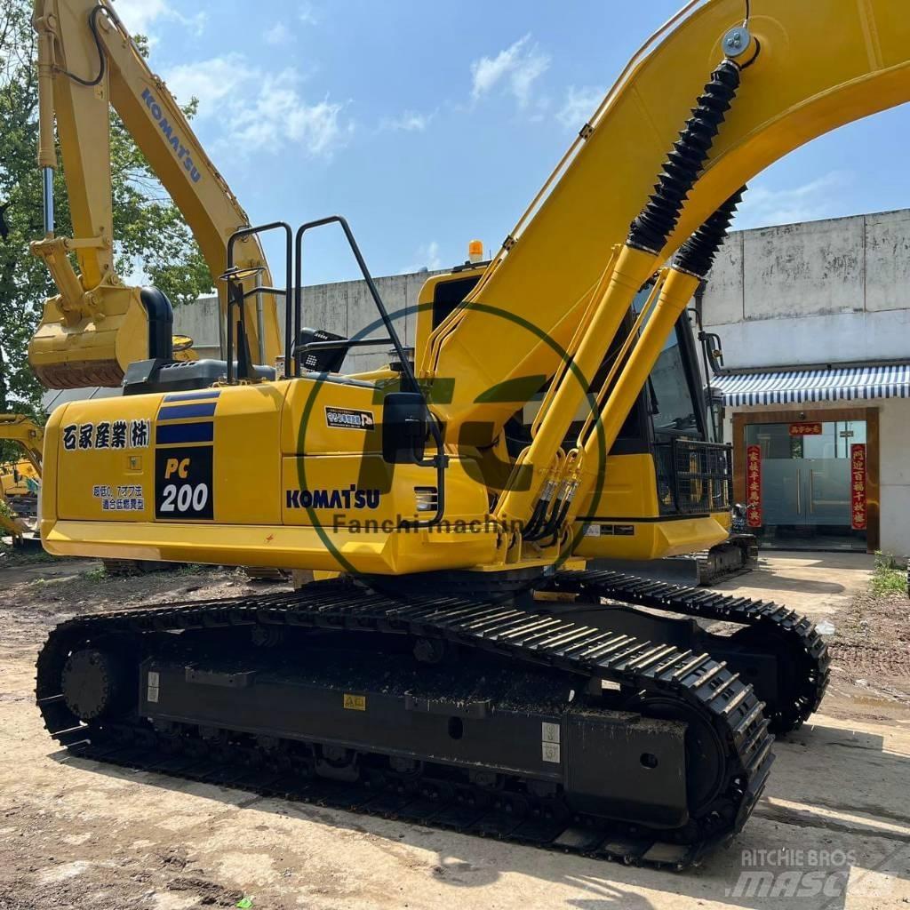 Komatsu PC 200 Excavatoare pe șenile
