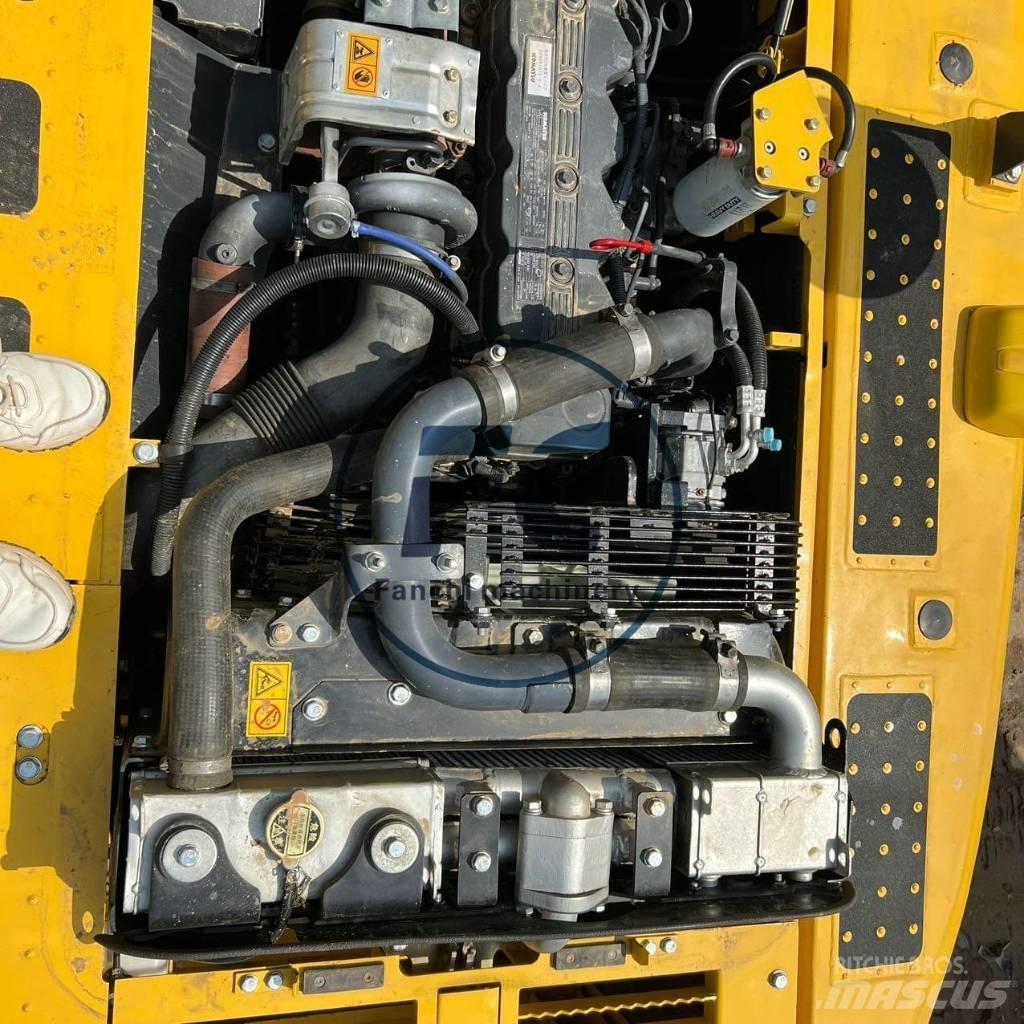 Komatsu PC 200 Excavatoare pe șenile
