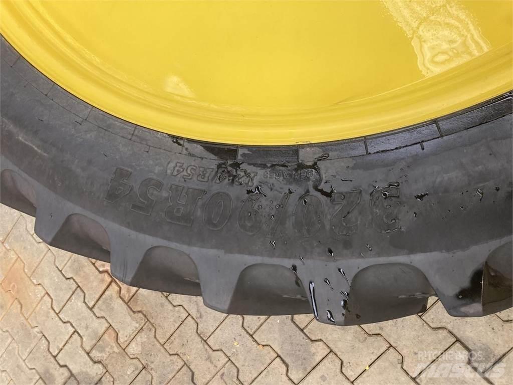 BKT 320/90R54 Roti