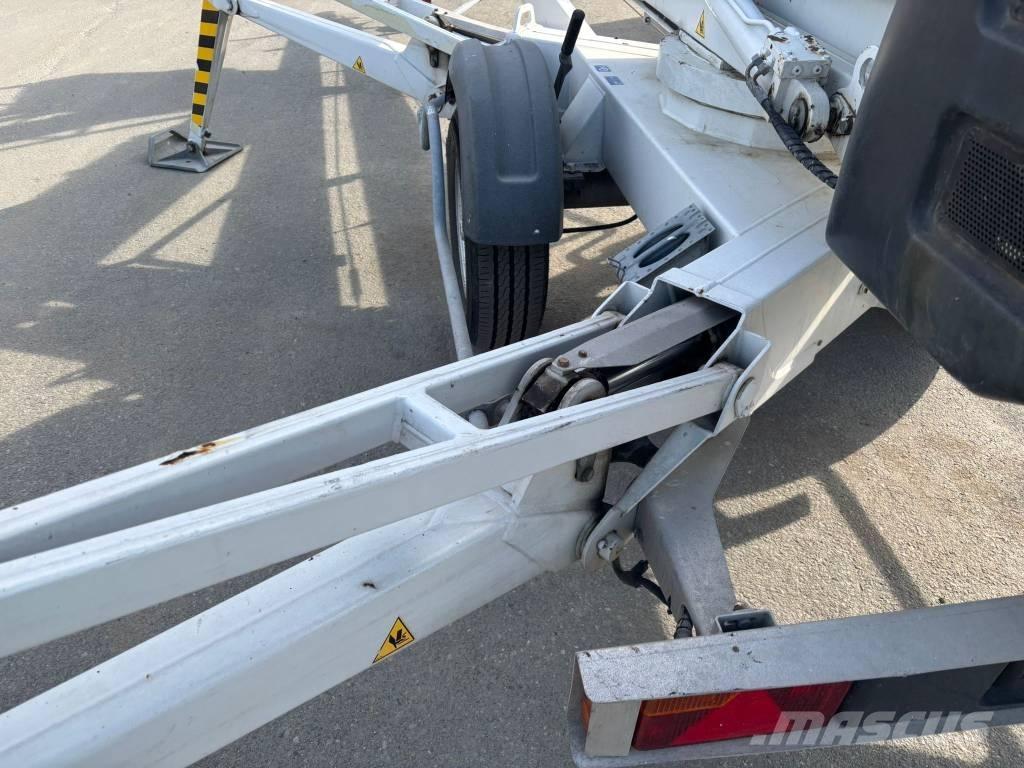 Dino 210 XT Platforme aeriene montate pe remorca