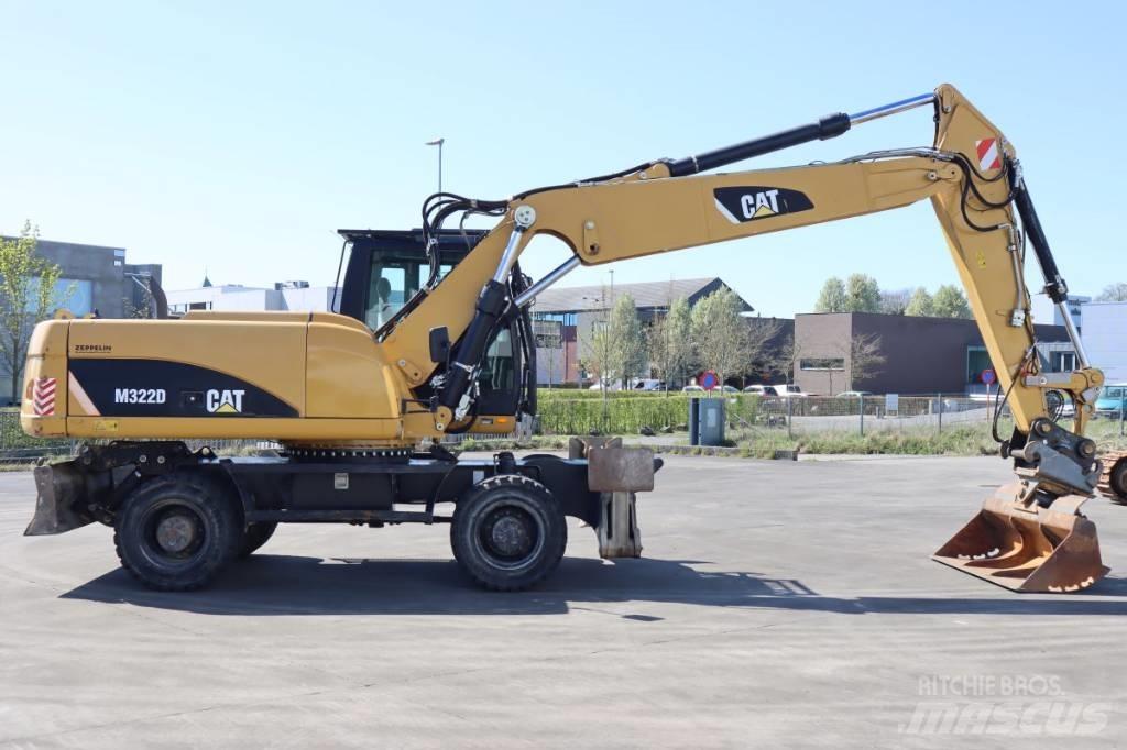 CAT M322D Excavatoare cu roti