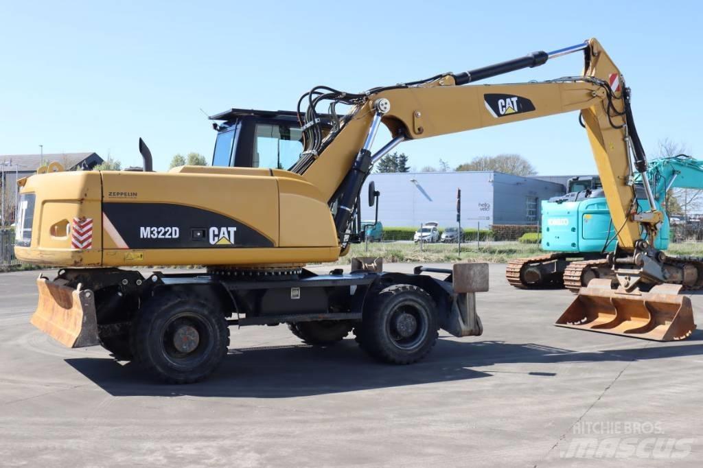 CAT M322D Excavatoare cu roti