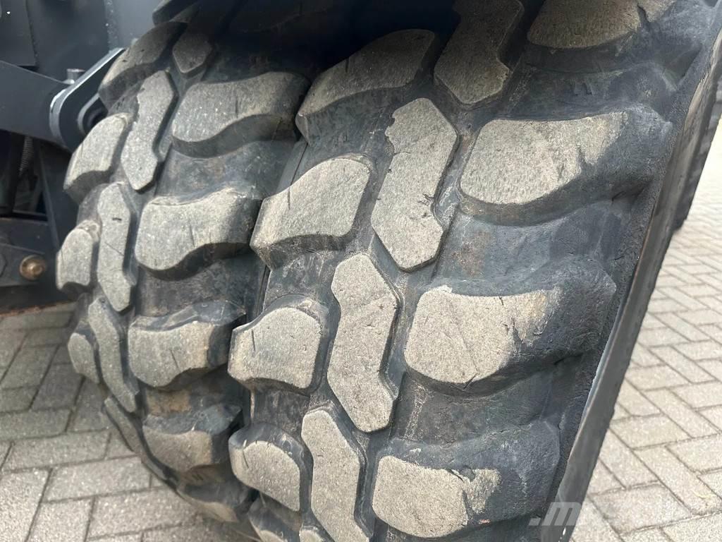 Doosan DX140W-5 Excavatoare cu roti