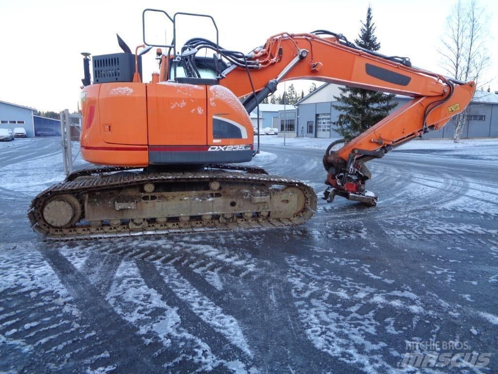 Doosan DX 235 Excavatoare pe șenile
