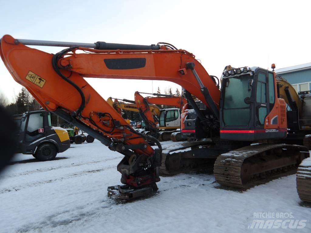 Doosan DX 235 Excavatoare pe șenile
