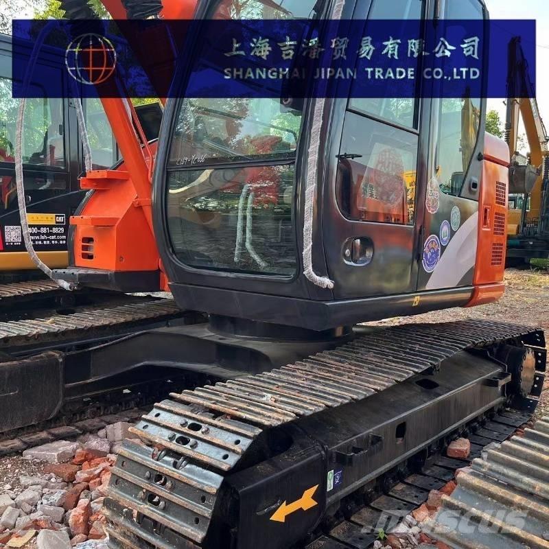 Hitachi ZX 135 Excavatoare pe șenile
