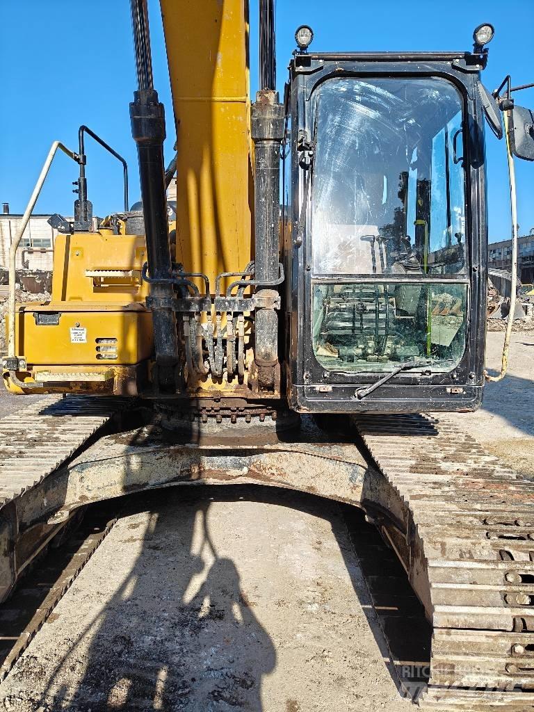 CAT 320F Excavatoare pe șenile
