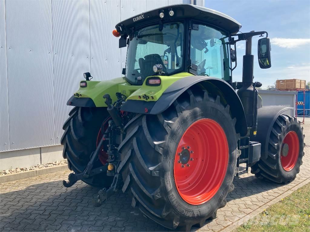 CLAAS ARION 660 Tractoare
