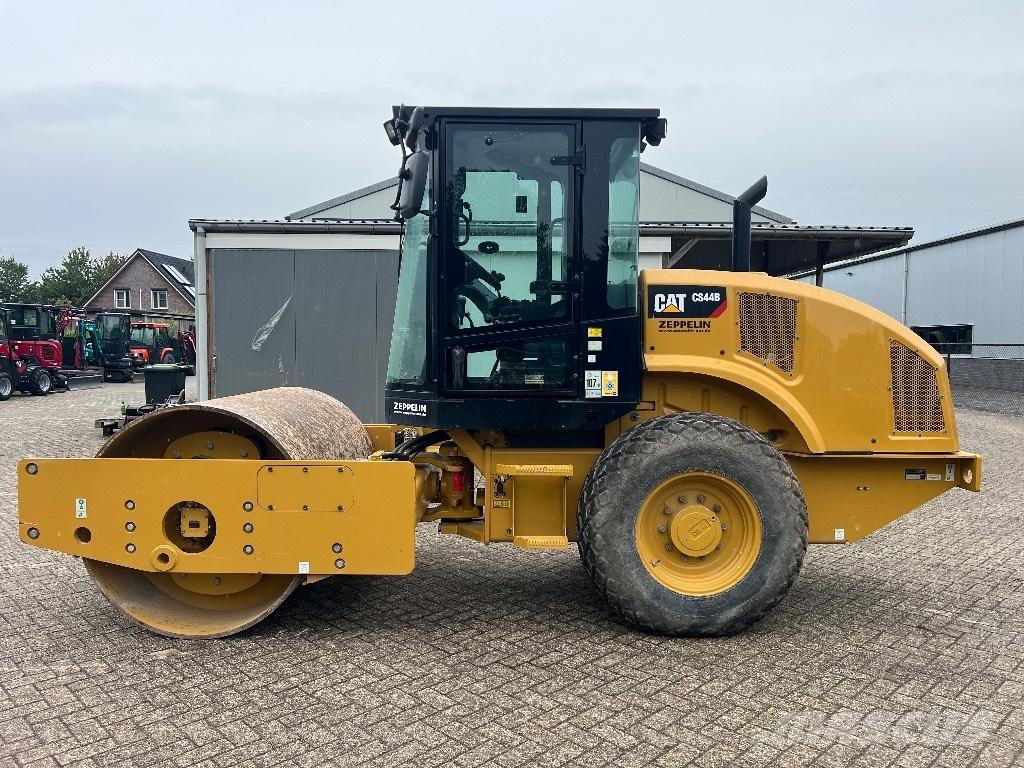 CAT CS44B - CS 44 B Compactoare monocilindrice