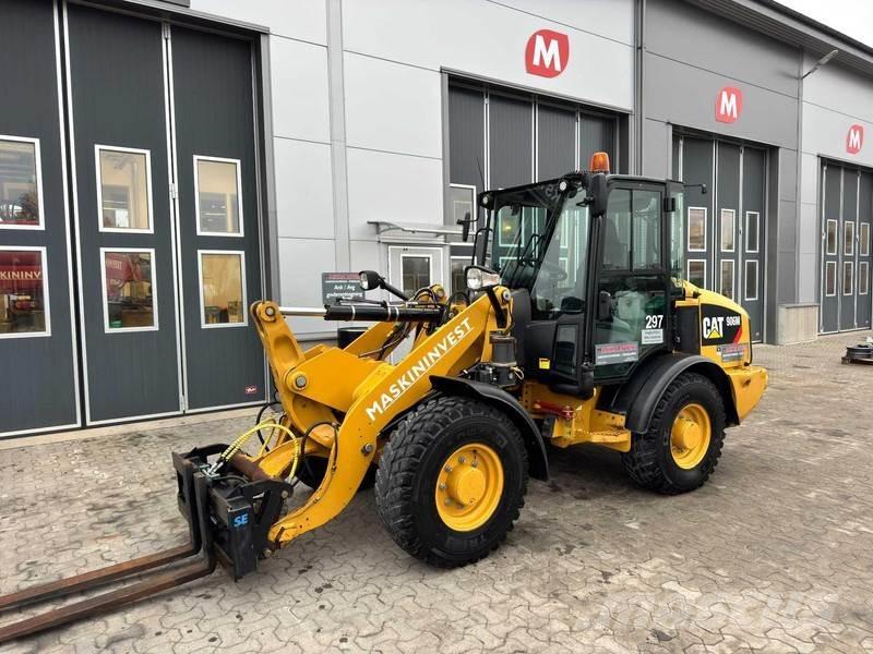 CAT 906M Cat 906M Incarcator pe pneuri