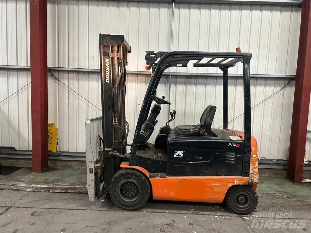 Doosan B25X-5 Stivuitor electric