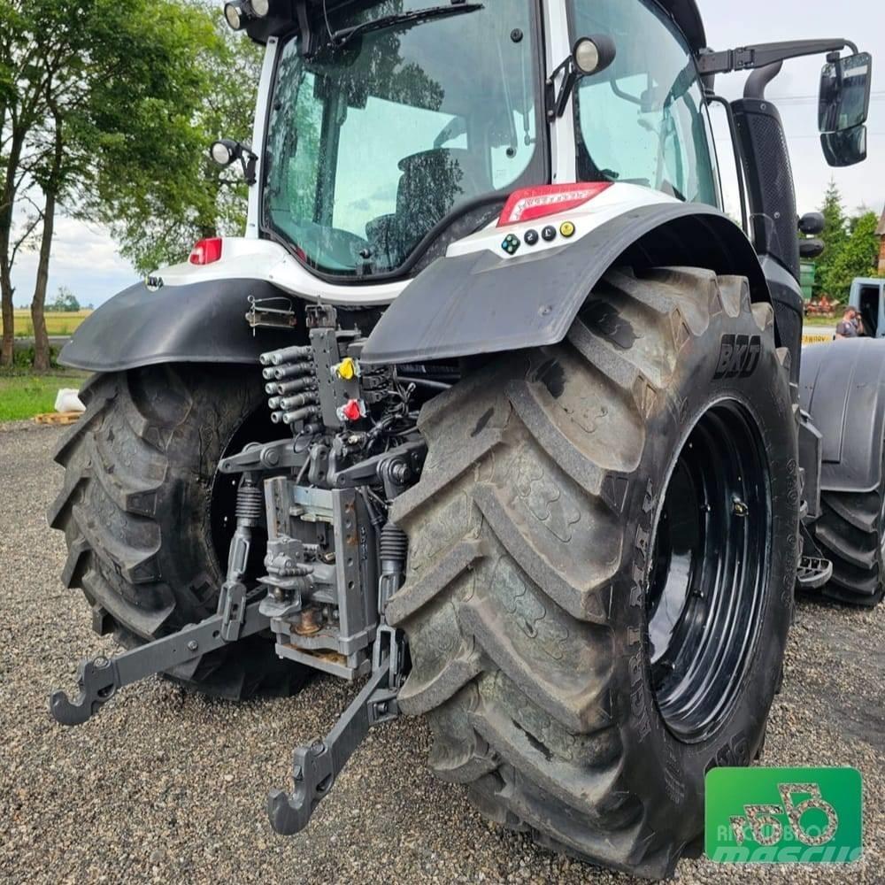 Valtra N174 Tractoare