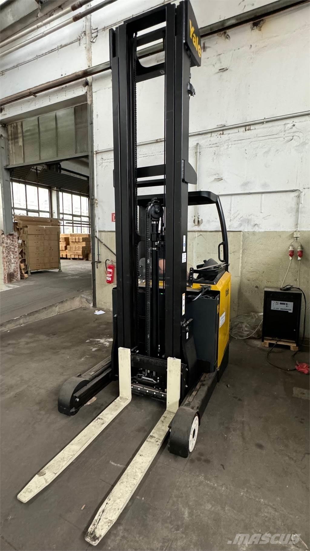 Yale MR16 Stivuitor cu catarg retractabil