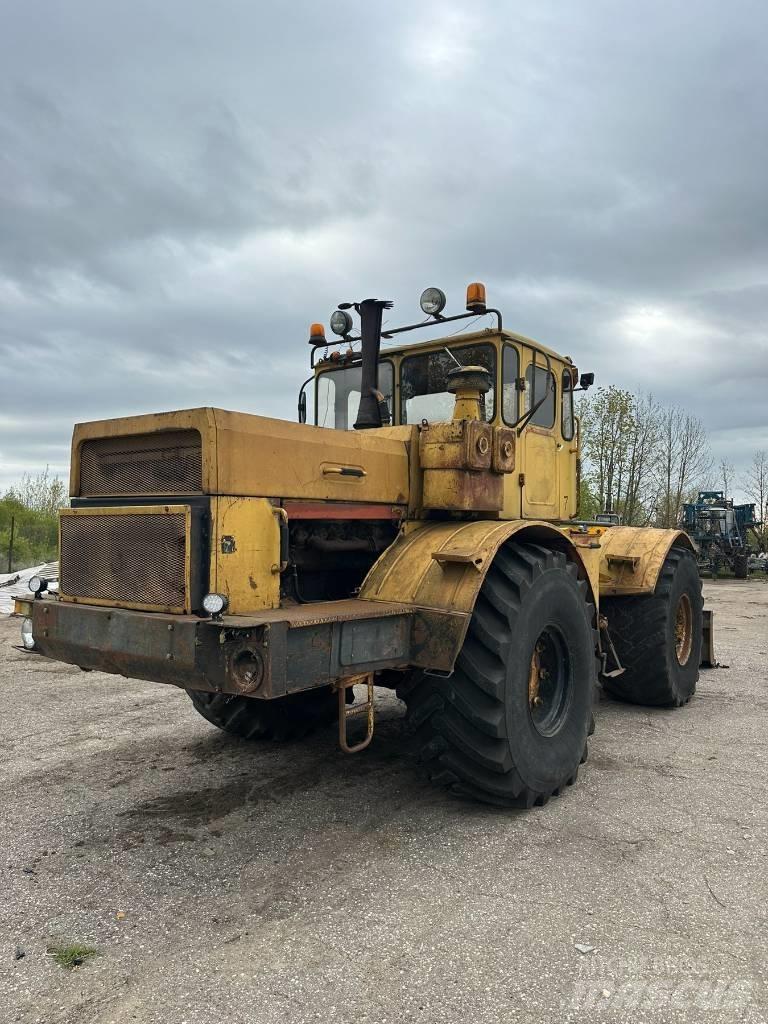 Kirovec K-701 Tractoare