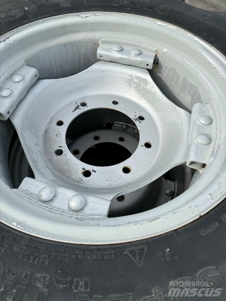 Goodyear 13.6R38 Roti