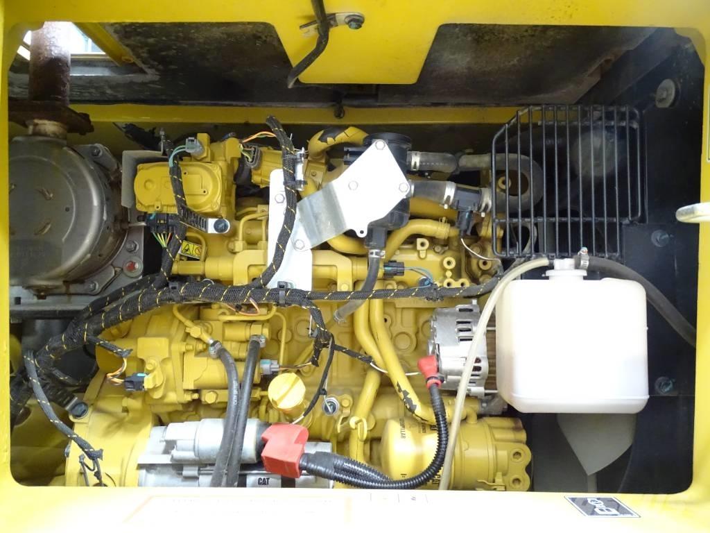 CAT 310 Excavatoare pe șenile
