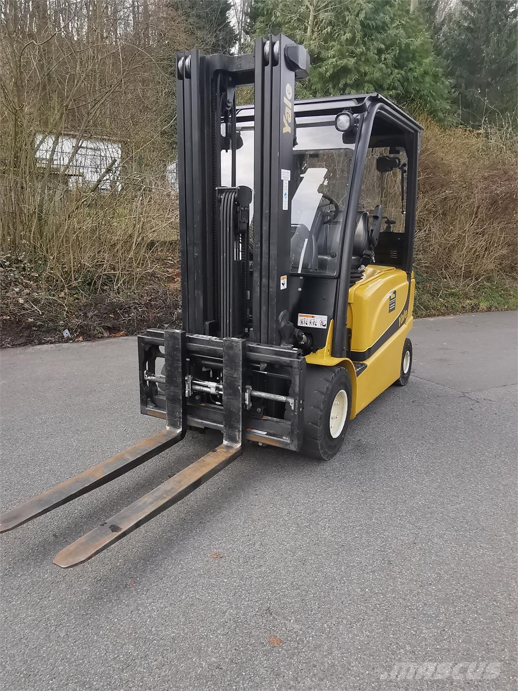 Yale ERP30VL Stivuitor electric