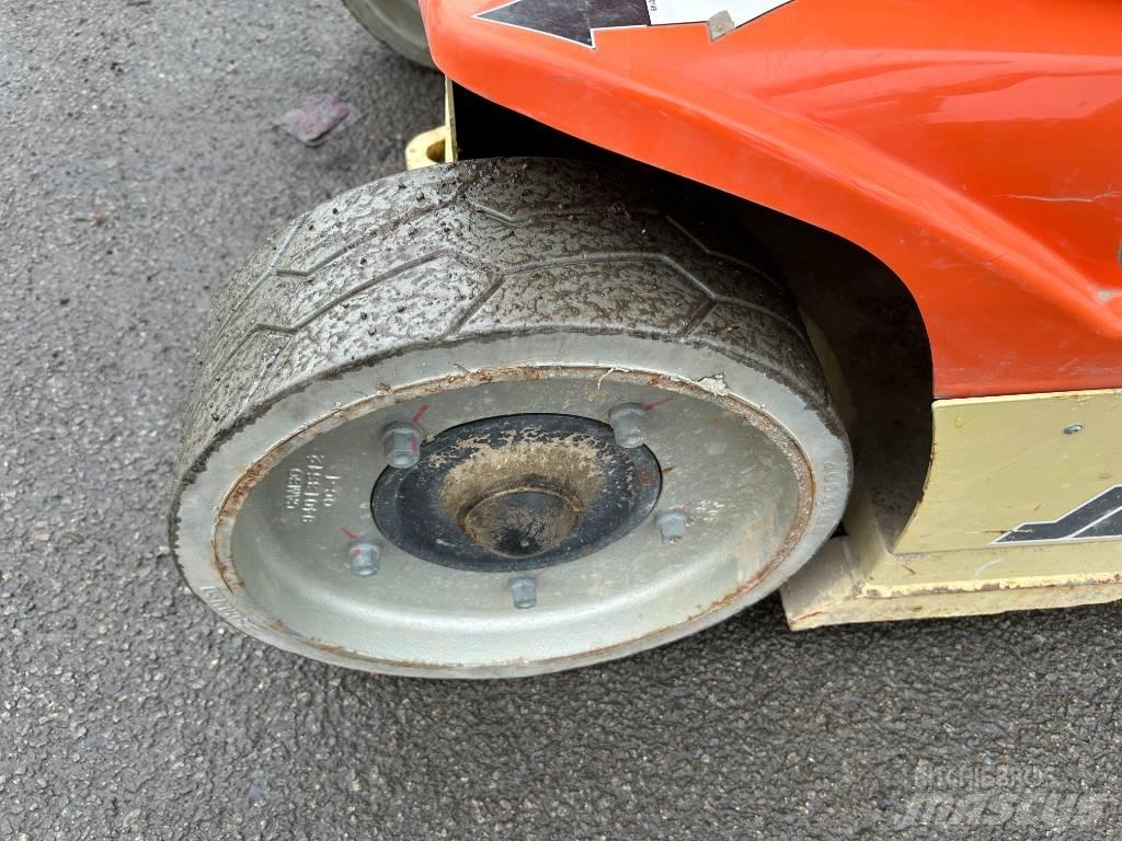 JLG Toucan 10 E Nacele cu brat articulat
