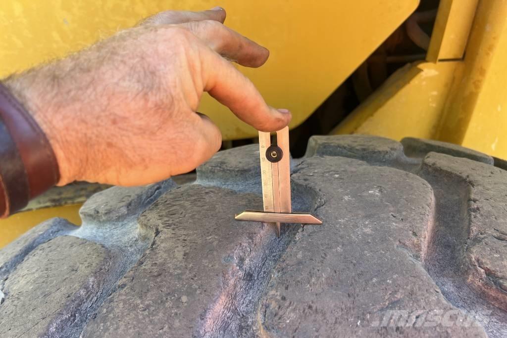 CAT 938 G Incarcator pe pneuri