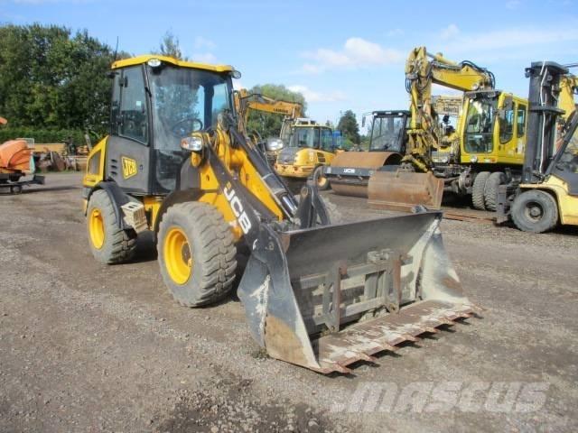 JCB 407 Incarcator pe pneuri