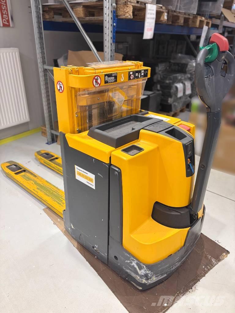 Jungheinrich EJD 220 Transpaleti autopropulsanti