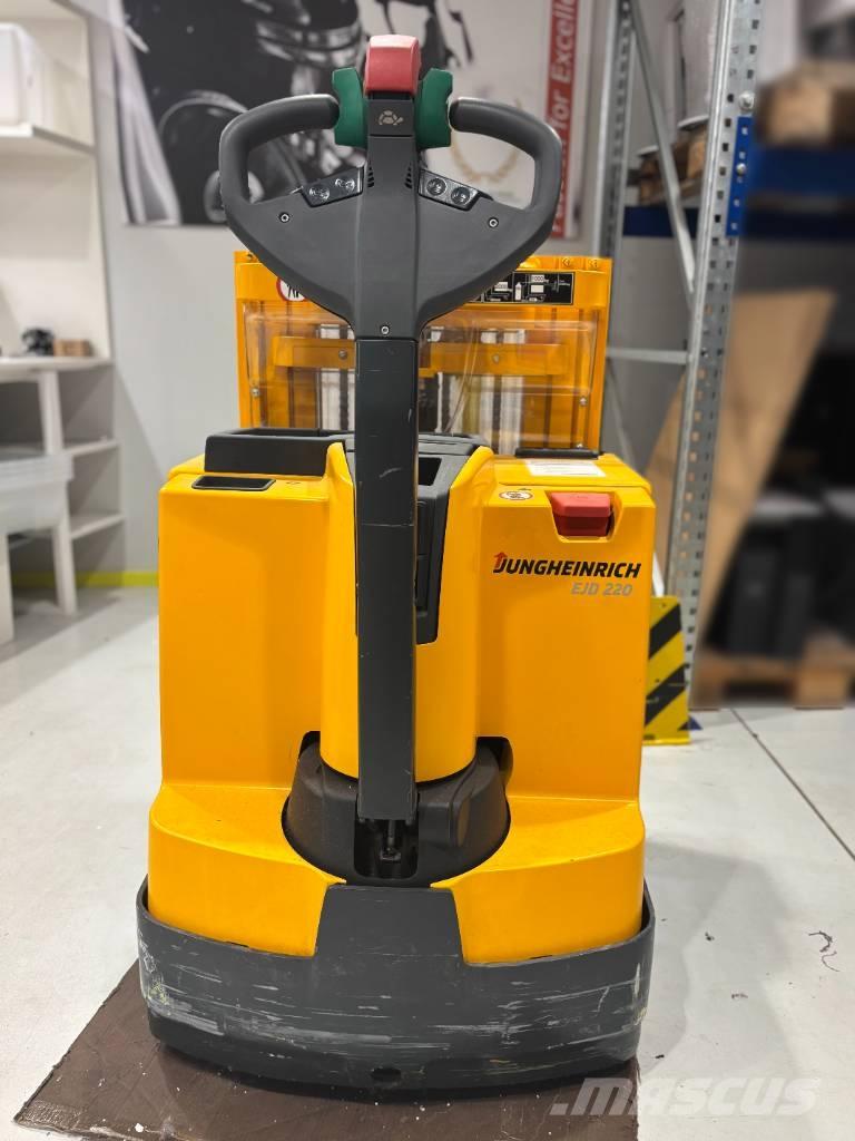 Jungheinrich EJD 220 Transpaleti autopropulsanti