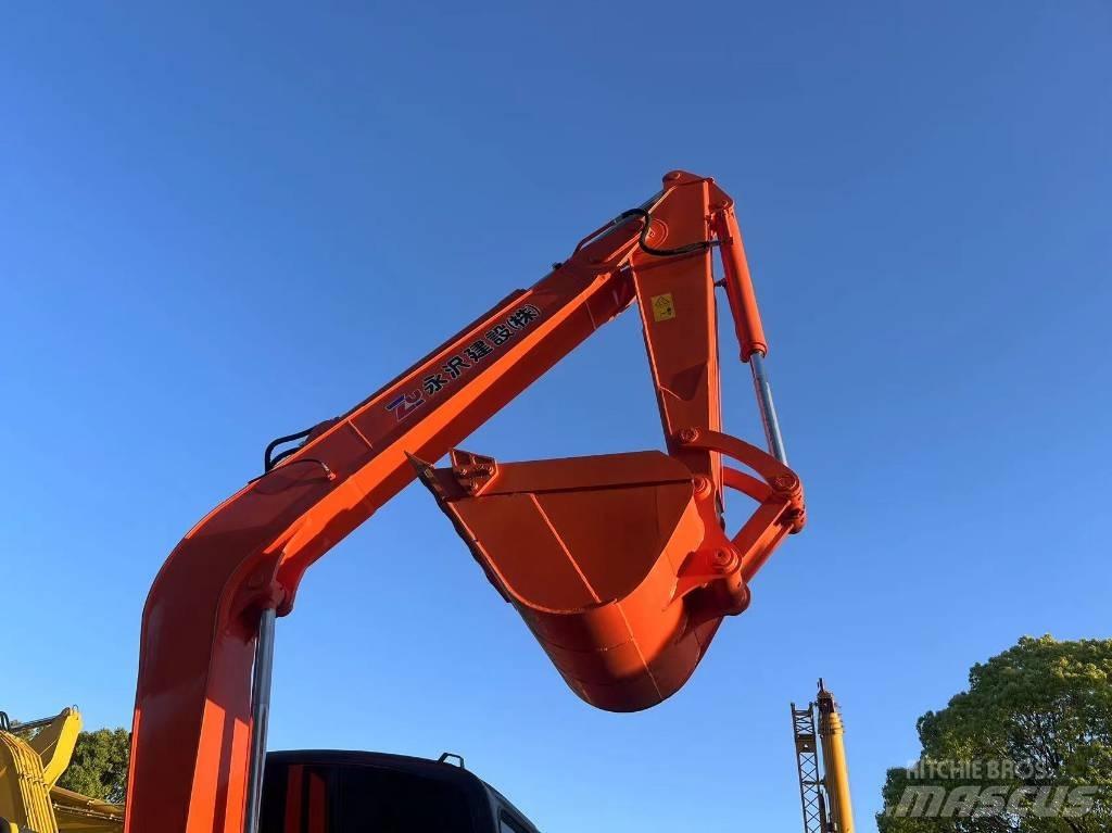 Hitachi ZX70 Excavatoare pe șenile
