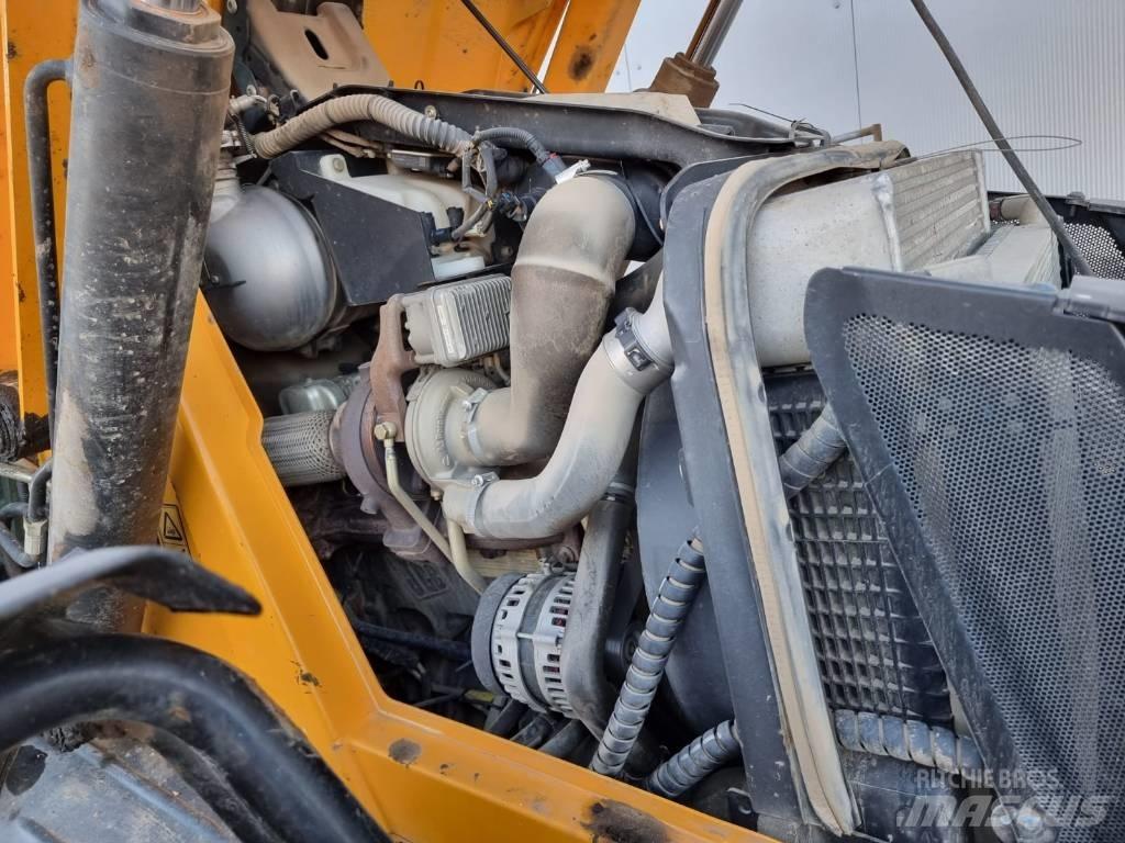 JCB 4 CX Buldoexcavatoare