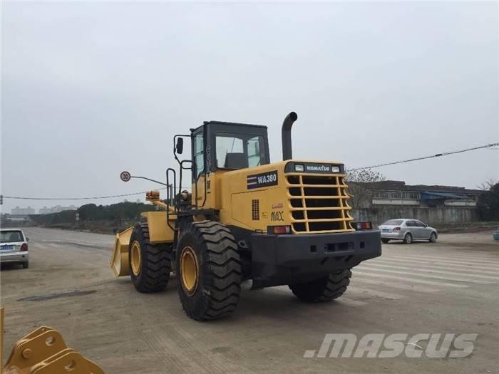 Komatsu WA 380-3 Incarcator pe pneuri