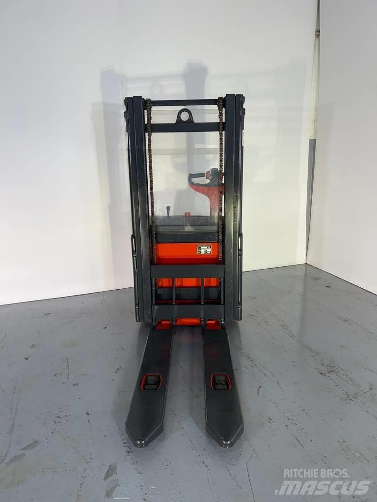 Linde L12 Transpaleta electica cu furca
