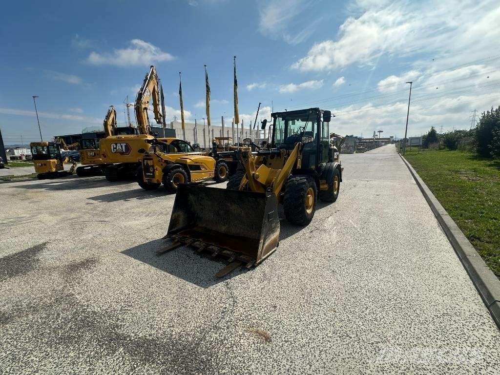 CAT 906 M Incarcator pe pneuri