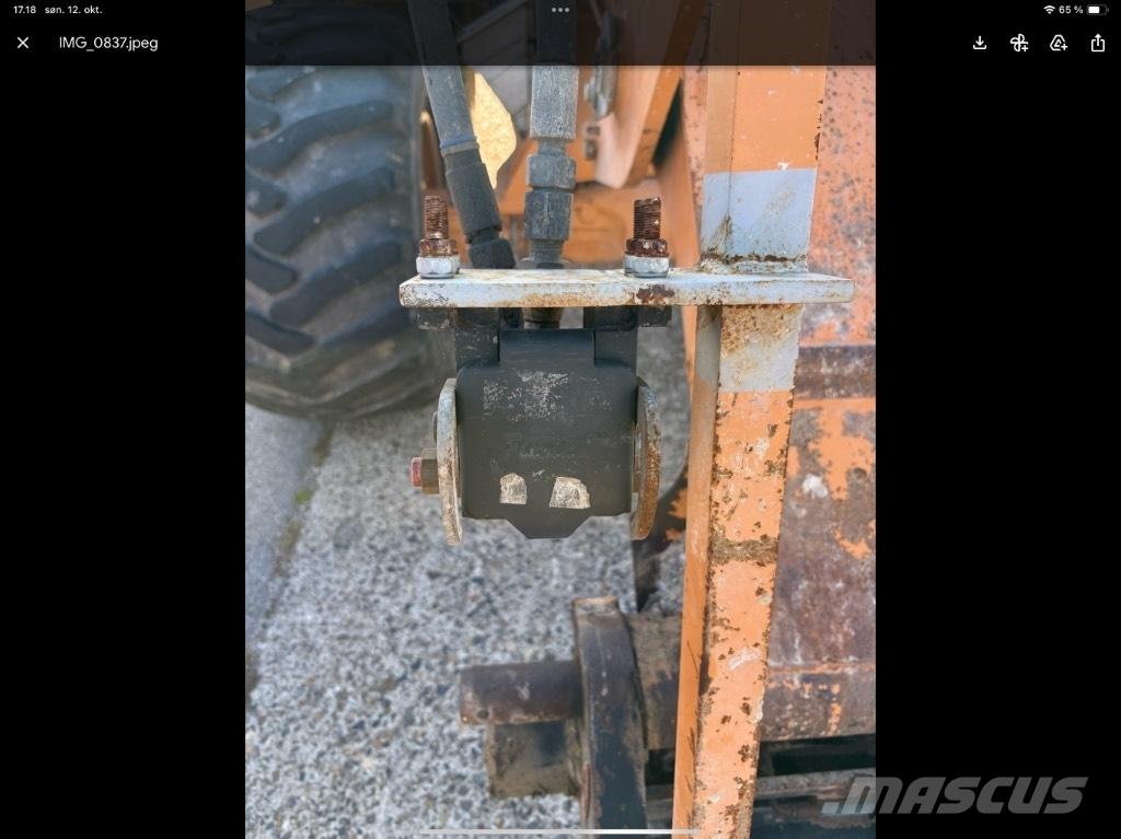 CASE 321 E Incarcator pe pneuri