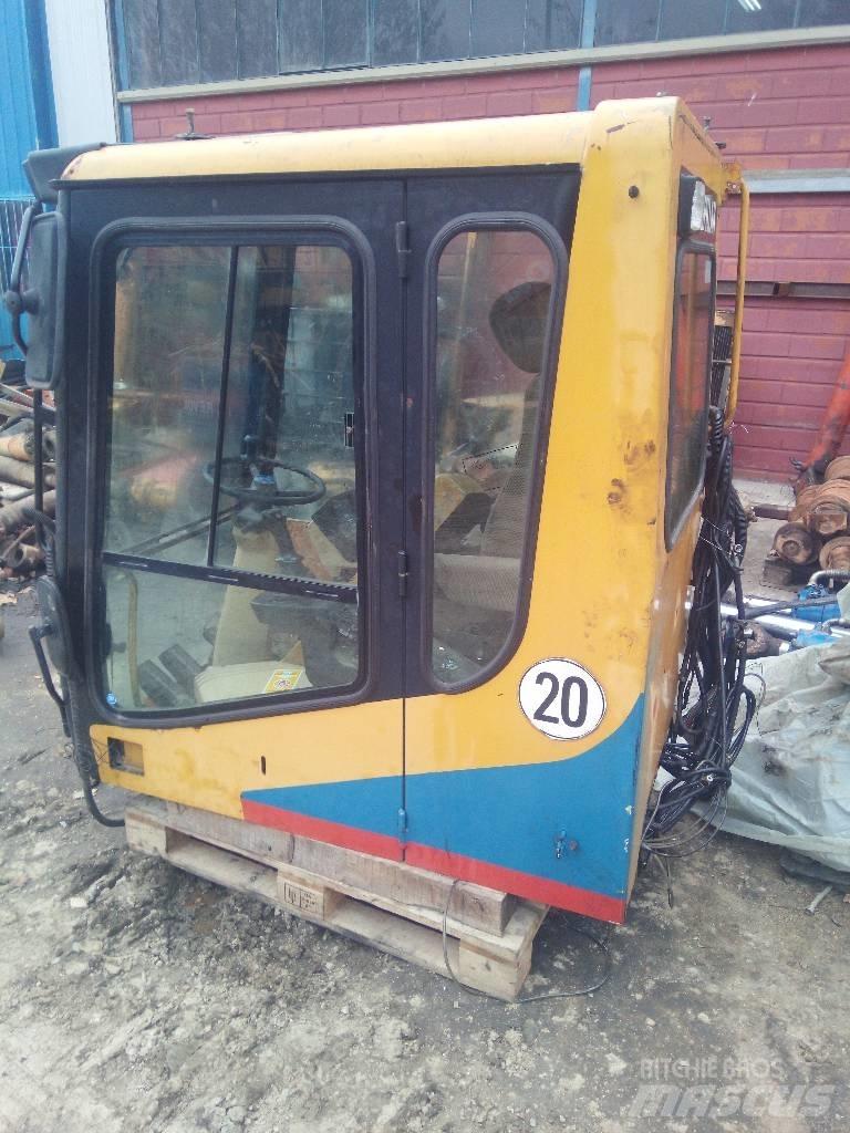 CAT M 320 Cabine si interior